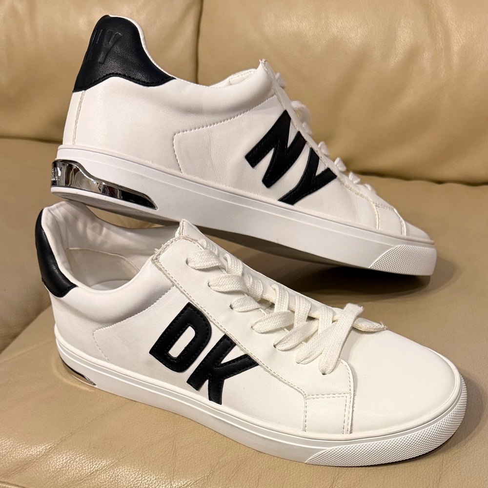 DKNY Abeni Sneakers - 8.5M - NWOB!
